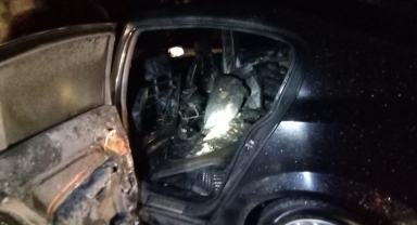 Bolu'da seyir halindeyken yanan otomobil kullanılamaz hale geldi