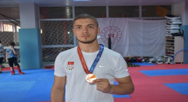 Çin'de 3 yıl wushu eğitimi alan milli sporcunun hedefi dünya şampiyonluğu