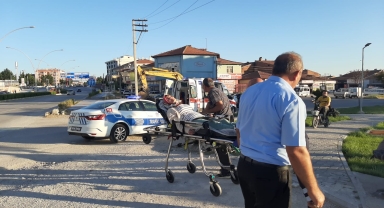 Çorum'da kaza yapan kızını gören anne fenalık geçirdi