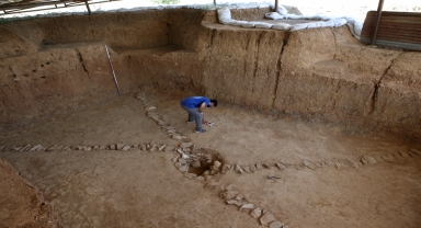 Çorum'da silo olduğu değerlendirilen 3 bin 300 yıllık yapı bulundu