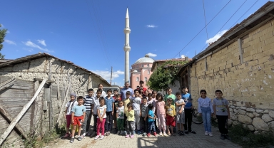 Emine Erdoğan, Çorum'da atık malzeme toplanmasına öncülük eden imamı tebrik etti