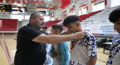 Hentbol Anadolu Yıldızlar Ligi'nin yarı final müsabakaları Erzincan'da sona erdi