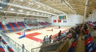 Karabük'te sahadaki çocukların kavgasını ayırmak isteyen baba ayak bileğini kırdı