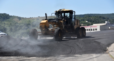 Karadeniz Ereğli'de 15 bin ton sıcak asfalt döküldü