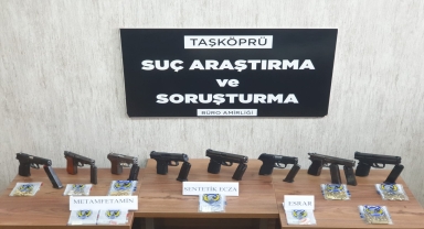 Kastamonu'da ruhsatsız silah ve uyuşturucu operasyonu