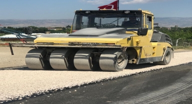 Merzifon'da köy yolları asfaltlanıyor