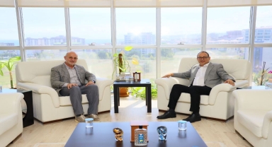 MHP Samsun Milletvekili Topsakal, OMÜ Rektörü Prof. Dr. Ünal'ı ziyaret etti