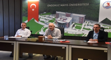 Rektör Ünal aday öğrencilere çevrim içi OMÜ'yü tanıttı
