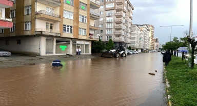 Rize'de şiddetli yağış nedeniyle 8 ev tedbir amacıyla boşaltıldı