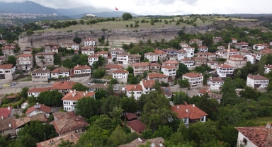 Safranbolu'da bahçe ve balkonlar