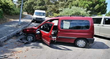 Samsun'da hafif ticari araçla otomobilin çarpıştığı kazada bir kişi yaralandı