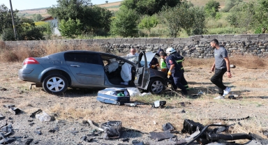 Samsun'da iki otomobil çarpıştı, 1 kişi öldü, 7 kişi yaralandı