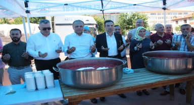 Suluova ilçesinde muharrem ayı dolayısıyla aşure dağıtıldı