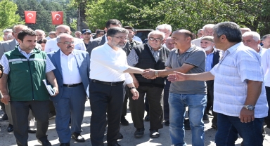 Tarım ve Orman Bakanı Yumaklı, Pınarbaşı'ndaki ziyaretlerini sürdürdü