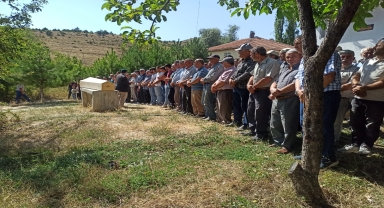 Tokat'ta KKKA hastalığı şüphesiyle hayatını kaybeden kişi toprağa verildi
