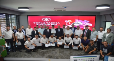 Trabzon'da çeşitli eğitimlerden geçen toplu taşıma araç şoförlerine sertifika verildi