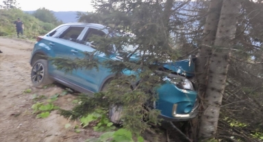 Trabzon'da trafik kazasında aynı aileden 6 kişi yaralandı