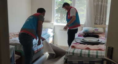 Vefa ekibi her ay 80 yaşlı, hasta ve engellinin evini temizliyor
