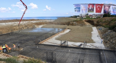 Akçaabat'ta yarı olimpik yüzme havuzunun temeli atıldı