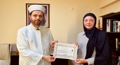 Alman Lina Boettcher, ziyaret için geldiği Bartın'da İslamiyet'i seçti