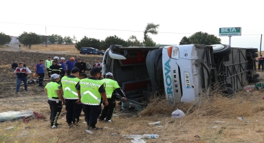 Amasya'da devrilen yolcu otobüsündeki 5 kişi öldü, 30 kişi yaralandı