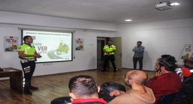 Amasya'da motosiklet kullananlar bilgilendirildi