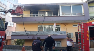 Ayancık'ta yangın dairede hasara neden oldu