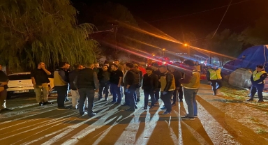 Bayburt'ta yıldırım isabet eden ahırdaki 3 büyükbaş hayvan telef oldu