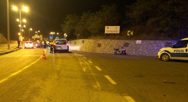 Boyabat'ta devrilen otomobilin sürücüsü yaralandı