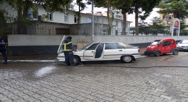 Çarşamba'da park halindeki otomobildeki yangın hasara yol açtı