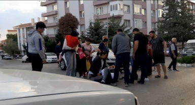 Çorum'da otomobille çarpışan motosikletin sürücüsü yaralandı