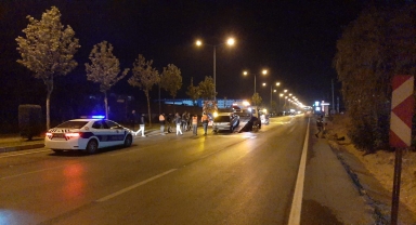 Çorum'da reflektör aracına çarpan otomobildeki 3 kişi olay yerinden kaçtı