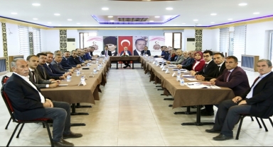 Çorum Valisi Dağlı, Laçin'de kurum müdürleriyle toplantı yaptı