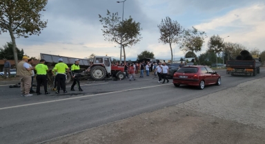 Düzce'de cipin belediyeye ait traktöre çarptığı kazada 6 kişi yaralandı