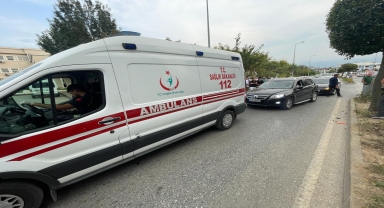 Düzce'de elektrikli bisikletle motosikletin çarpıştığı kazada sürücüler yaralandı