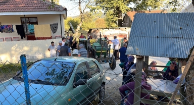 Düzce'de traktör ile sele arasında sıkışan yaşlı adam öldü
