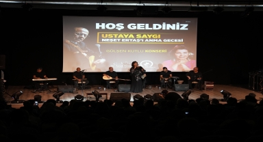 Halk ozanı Neşet Ertaş, Düzce'de düzenlenen konserle anıldı