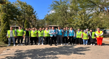 Karabük'te AK Parti'li gençler çevre temizliği etkinliği düzenledi