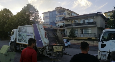 Karabük'te çöp kamyonunda çıkan yangın söndürüldü