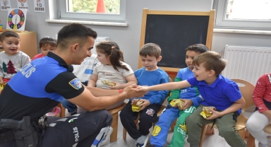 Karabük'te polisler öğrencilerle buluştu