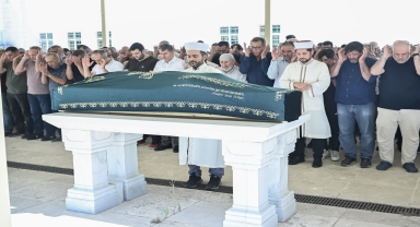 Karadeniz'de boğulan liseli gencin cenazesi İstanbul'da defnedildi