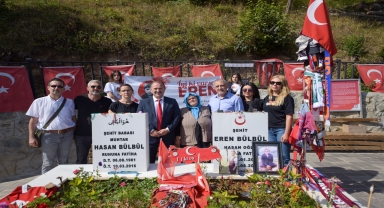 Ordulu öğrencilerden şehit Eren Bülbül'ün kabrine ziyaret
