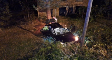 Samsun'da devrilen otomobilin sürücüsü yaralandı
