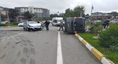 Samsun'da iki aracın çarpışması sonucu 4 kişi yaralandı