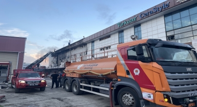 Samsun'da inşaat malzemesi satan iş yerinde çıkan yangın söndürüldü