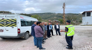 Samsun'da okul servisi şoförlerine trafik eğitimi verildi