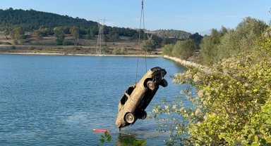 Samsun'da suçta kullanılan otomobil gölette bulundu