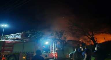 Saraydüzü ilçesinde çıkan yangında bir ev kullanılamaz hale geldi