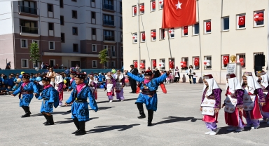 Vezirköprü'de İlköğretim Haftası kutlandı