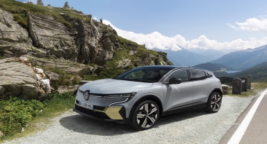Yeni Megane E-Tech Yüzde 100 Elektrikli, Van'da tanıtıldı